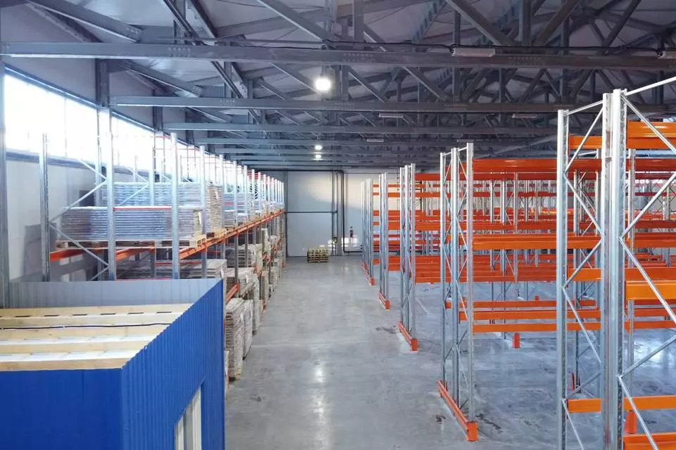 PK Vesta plant announces the completion of the 24x60x6 prefabricated steel warehouse from LSGF in Okulovka village, Russia