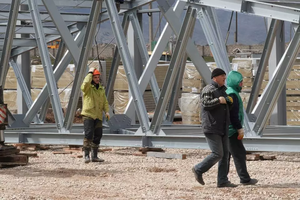 PK Vesta plant announces the assembly of the pre-fabricated shopping center 30W x 60L x 6H in Makhachkala, Russia