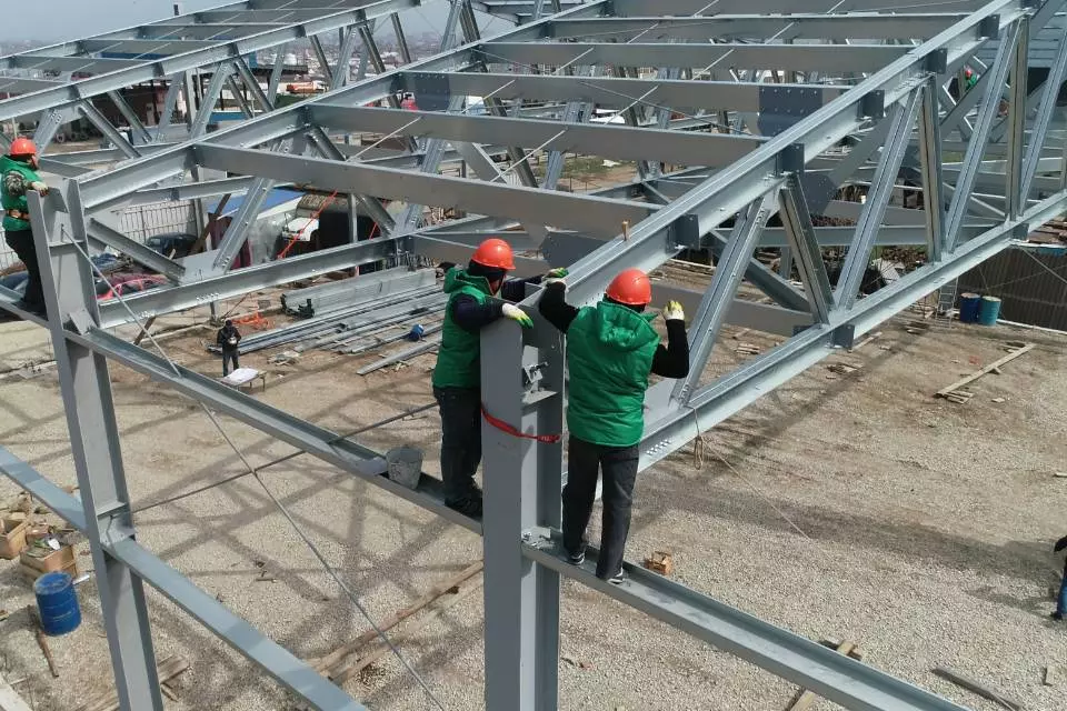 PK Vesta plant announces the assembly of the pre-fabricated shopping center 30W x 60L x 6H in Makhachkala, Russia